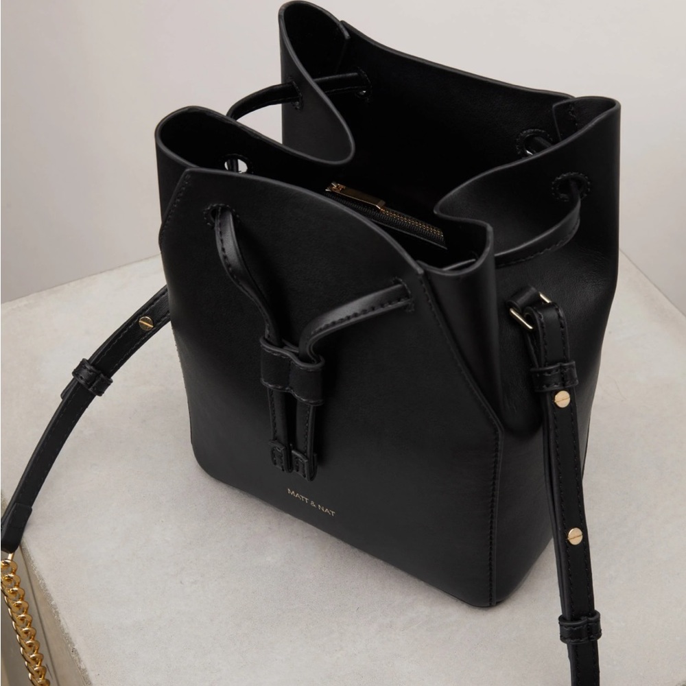 Matt and Nat GRACE VEGAN BUCKET BAG - APPLESKIN™